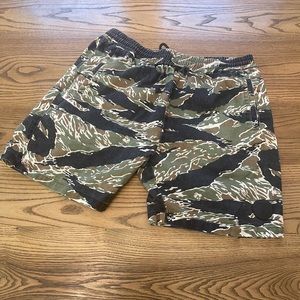 Quilo tactical tiger stripe mens shorts large